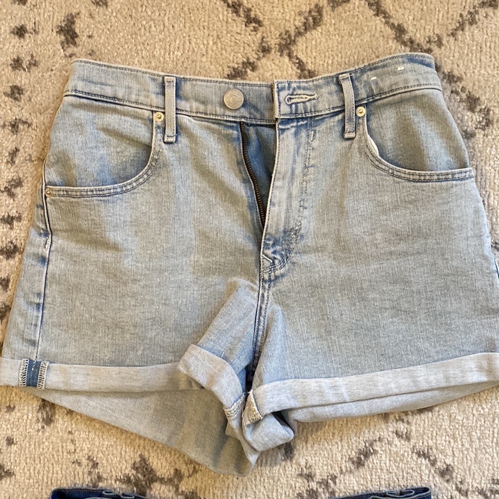 Express Jean Shorts Bundle of 6 pairs- Barely worn, new condition- size 6